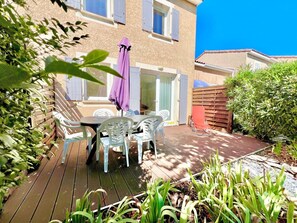 Outdoor dining - La Terrasse du Mas, 5 guests Pool in Gard (Calvisson)