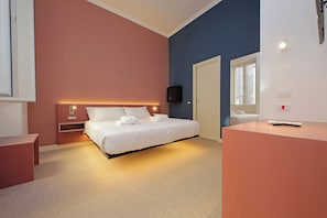 Deluxe Double Room | In-room safe, desk, laptop workspace, blackout curtains