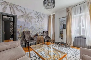 Unclassified image, 3 of 16, button