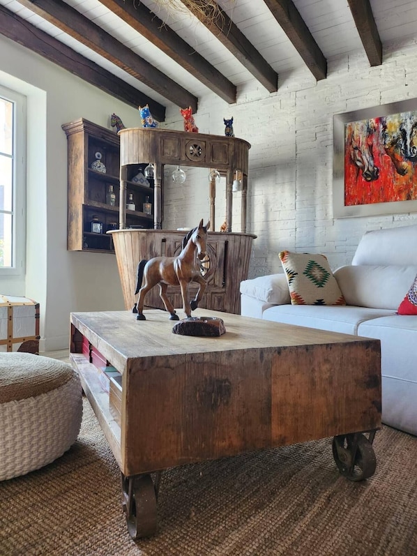 Living area - Domaine la Heroica (Maisonnais)