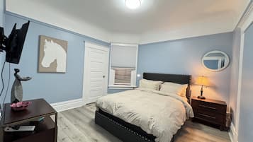 3 bedrooms, desk, iron/ironing board, free WiFi