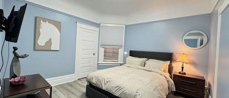 3 bedrooms, desk, iron/ironing board, free WiFi