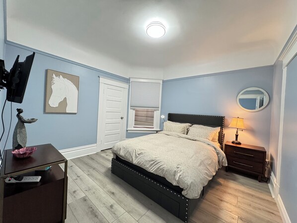 3 chambres, bureau, fer et planche Ă repasser, accĂšs au Wi-Fi (inclus)