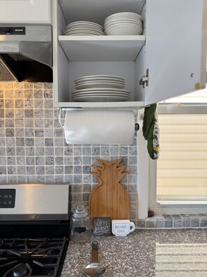 Private kitchen - Vibrant 3-BED Stay In Great Neighborhood Near NYC (Jersey City)