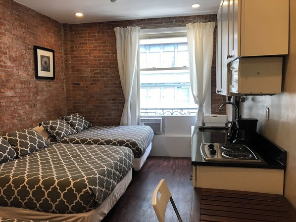 Bügeleisen/Bügelbrett, Internetzugang, Bettwäsche