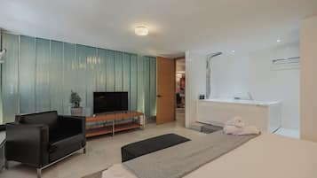 Apartment, 3 Bedrooms | Wi-fi