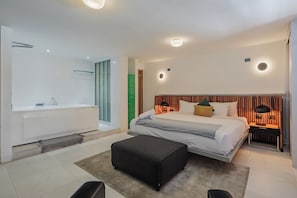 Apartment, 3 Bedrooms | Iron/ironing board, free WiFi