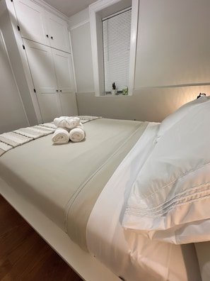 1 habitación, tabla de planchar con plancha, internet y ropa de cama 