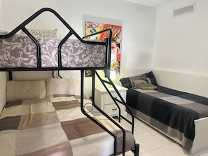 3 bedrooms, WiFi