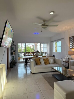 TV - Sunrise Family Hub (Punta Cana)