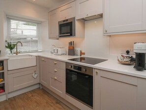 Lava-louças, talheres/pratos/utensílios de cozinha