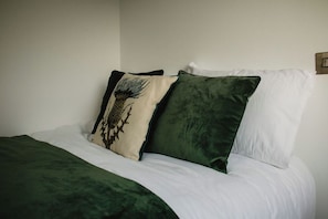 Egyptian cotton sheets, premium bedding, free cribs/infant beds