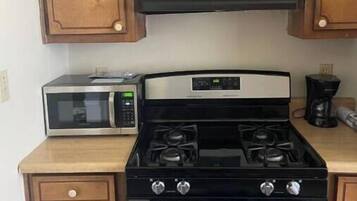 Mikrowelle, Ofen, Herdplatte, Geschirrspüler
