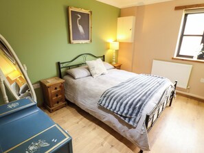 2 phòng ngủ, trang trí khác biệt 