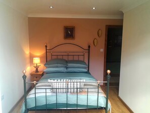 Cottage | Interior - The Paw Barn (Boston)