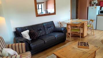 Cottage | Living area