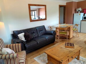 Cottage | Living area