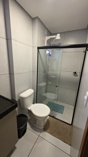 Apartment | Badezimmer | Handtücher, Seife, Toilettenpapier
