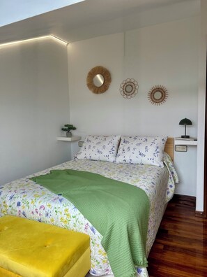 2 quartos, ferros/tábuas de passar roupa, Wi-Fi de cortesia