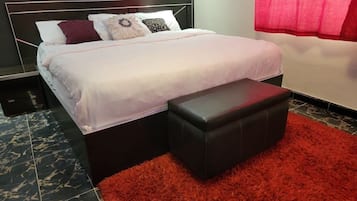 2 bedrooms, WiFi, bed sheets