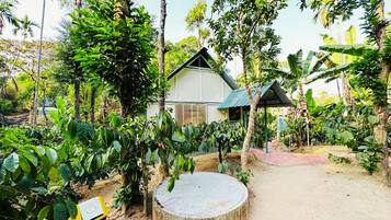 ตู้นิรภัยในห้องพัก, Wi-Fi ฟรี, ผ้าปูที่นอน