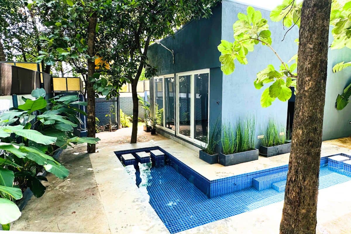 Family Room, Balcony, Mountain View | Pool