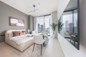 Iron/ironing board, WiFi, bed sheets