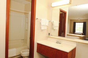 Double or Twin Room | Bathroom | Hair dryer, towels, soap, shampoo