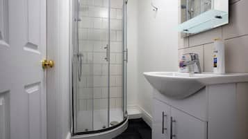 Dreibettzimmer, mit Bad | Badezimmer