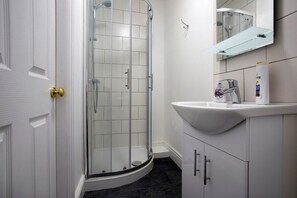 Driepersoonskamer, en-suite badkamer | Badkamer