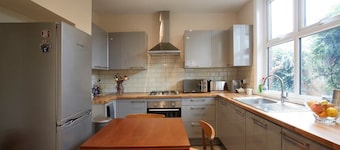 Vas's York House