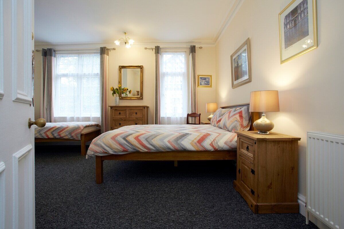 Phòng 3, có phòng tắm riêng (1) | 1 phòng ngủ 