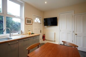 Shared kitchen - Vas's York House (York)