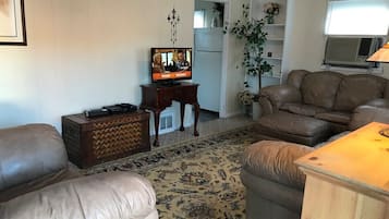 Classic House, Private Bathroom, Mountain View | Lounge
