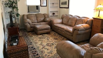 Classic House, Private Bathroom, Mountain View | Lounge