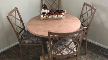 Classic House, Private Bathroom, Mountain View | Dining