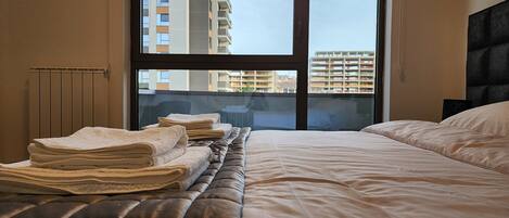 1 slaapkamer, een strijkplank/strijkijzer, wifi, beddengoed