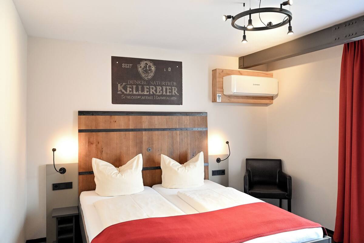 In-room safe, desk, laptop workspace, soundproofing
