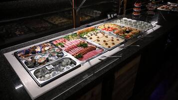 Free daily buffet breakfast