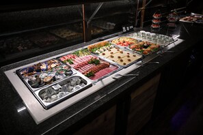 Petit déjeuner buffet compris tous les jours