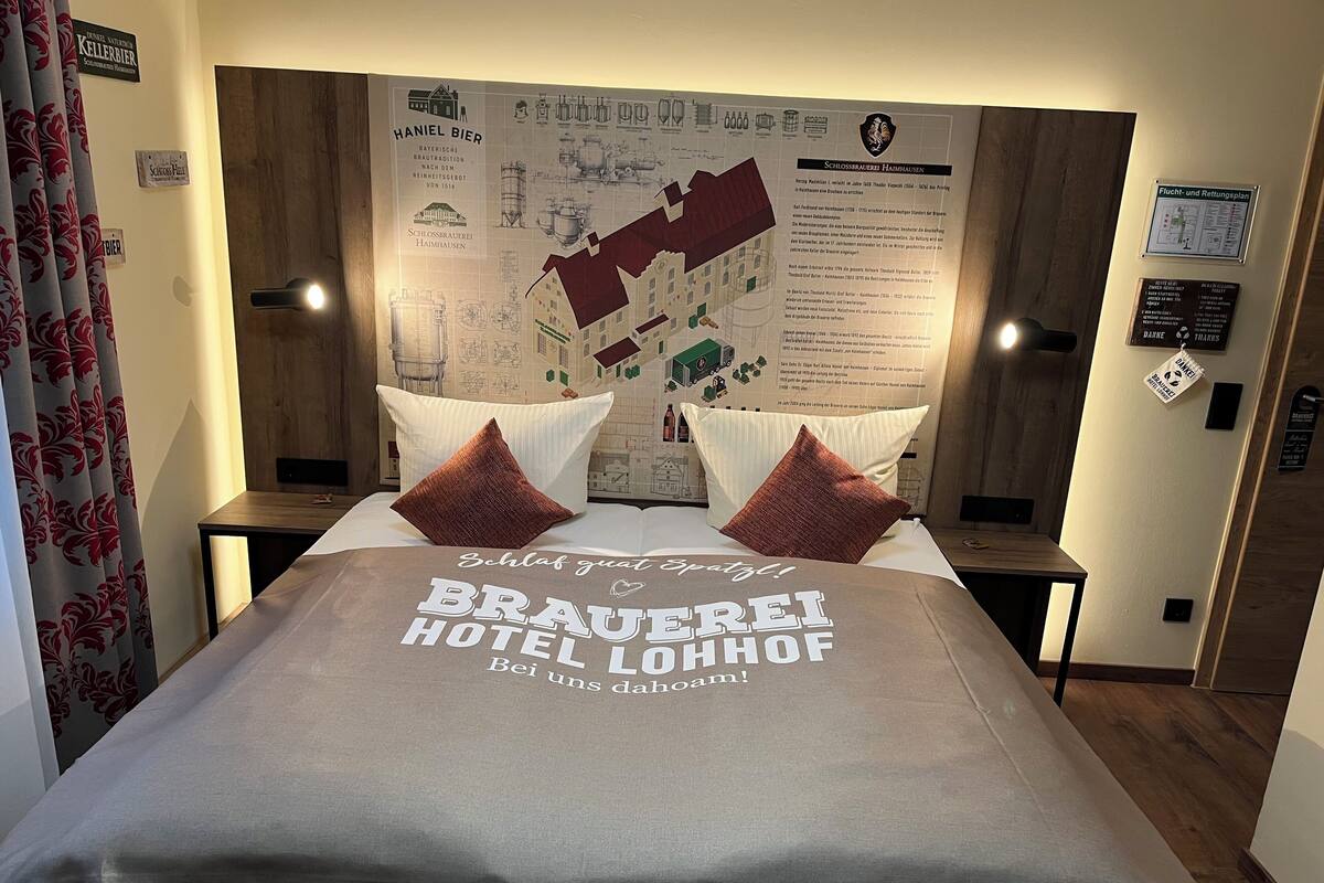 Classic Double Room | In-room safe, desk, laptop workspace, soundproofing