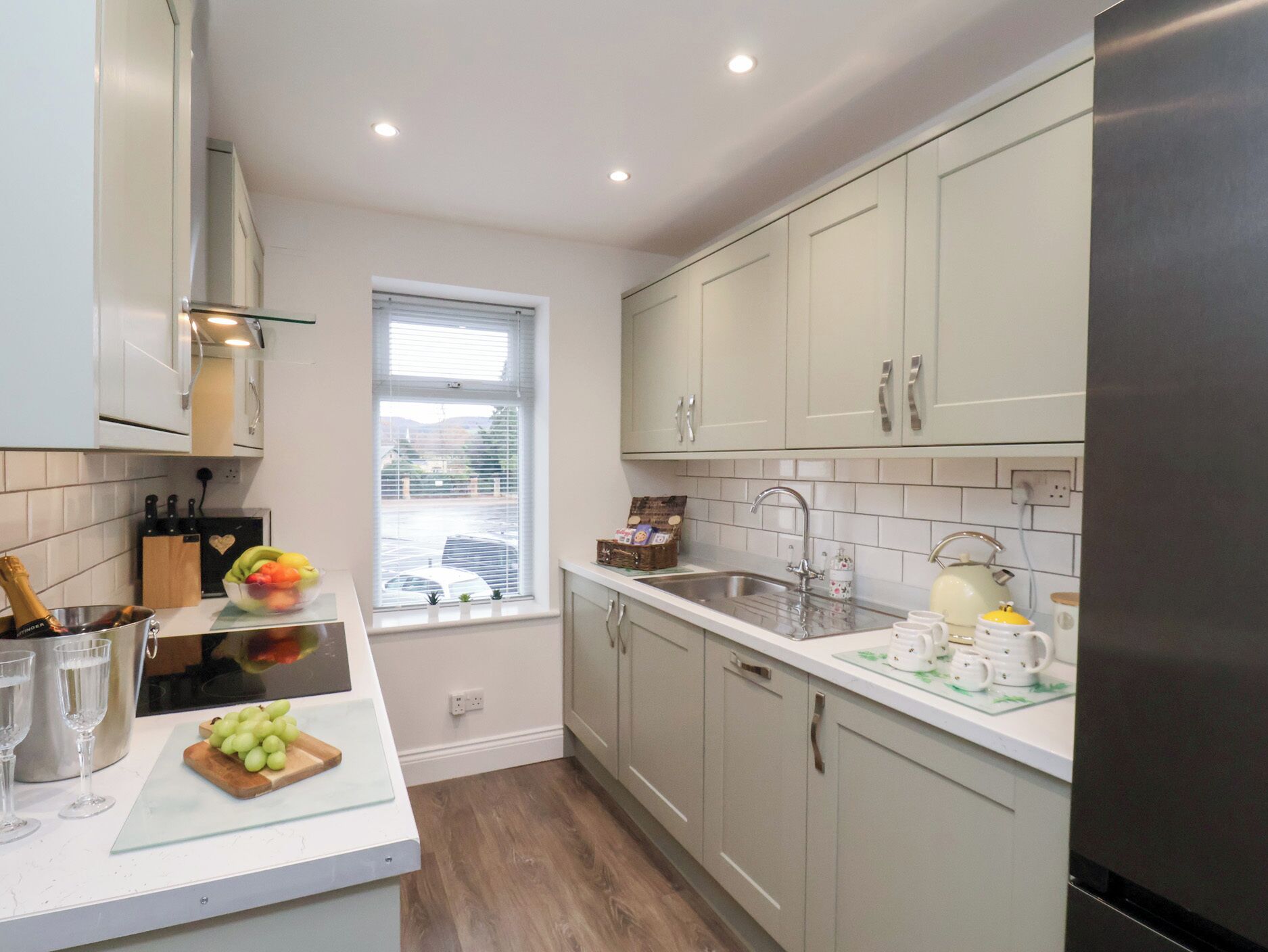 Dishwasher, cookware/dishes/utensils