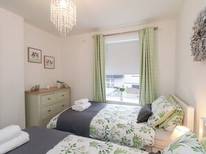 Cottage | 2 bedrooms, individually decorated, individually furnished, free WiFi