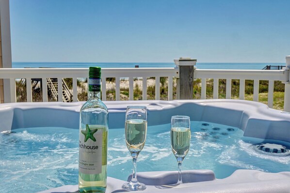 Outdoor spa tub