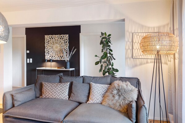 TV - Apartment 'Fewo Spectrum' with Private Terrace and Wi-Fi (Überlingen)