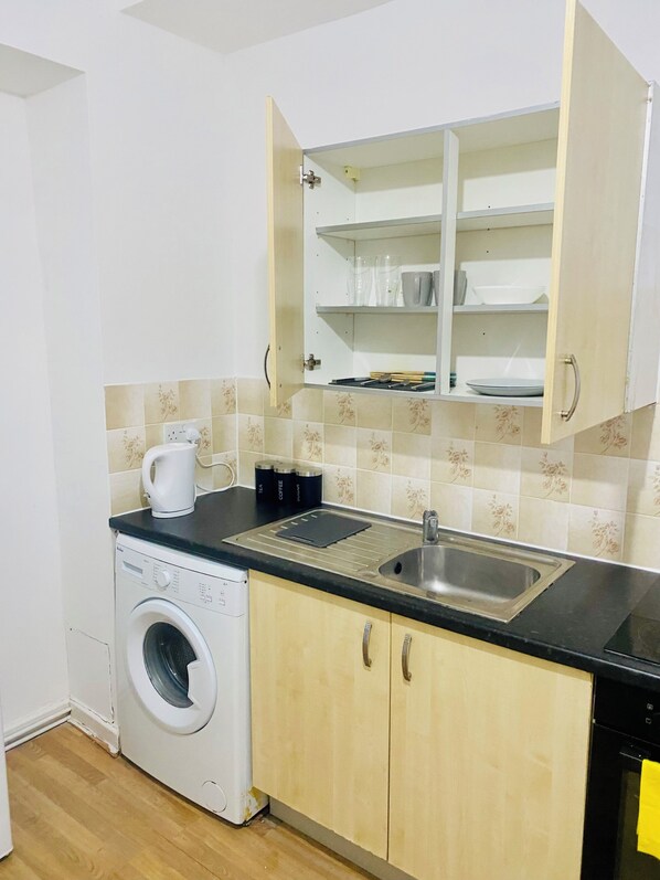 Microones, forn, placa de cuina i rentaplats