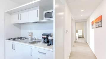 Frigorifero, microonde, piano cottura, macchina per tè/caffè