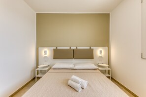 2 chambres, fer et planche à repasser, draps fournis