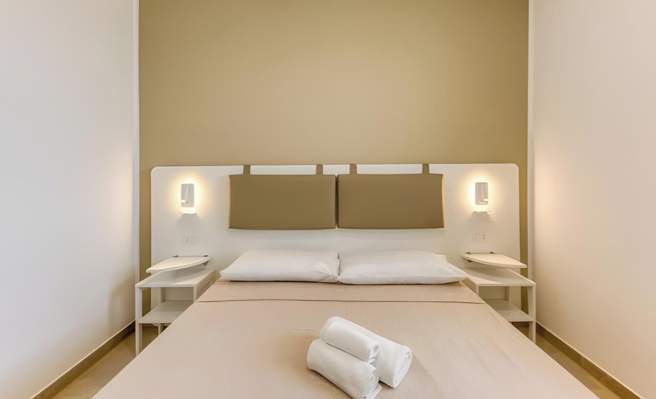 2 chambres, fer et planche à repasser, literie fournie