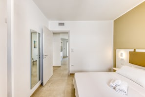 2 chambres, fer et planche à repasser, draps fournis